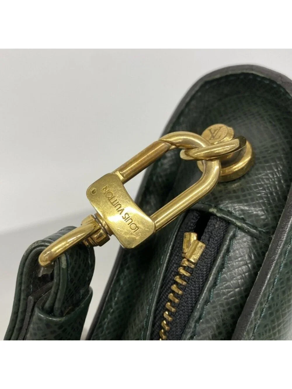 Louis Vuitton Clutch Taiga Baikal Epi